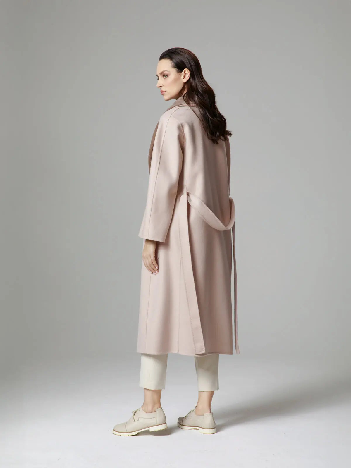 Cashmere coat with mink shawl collar